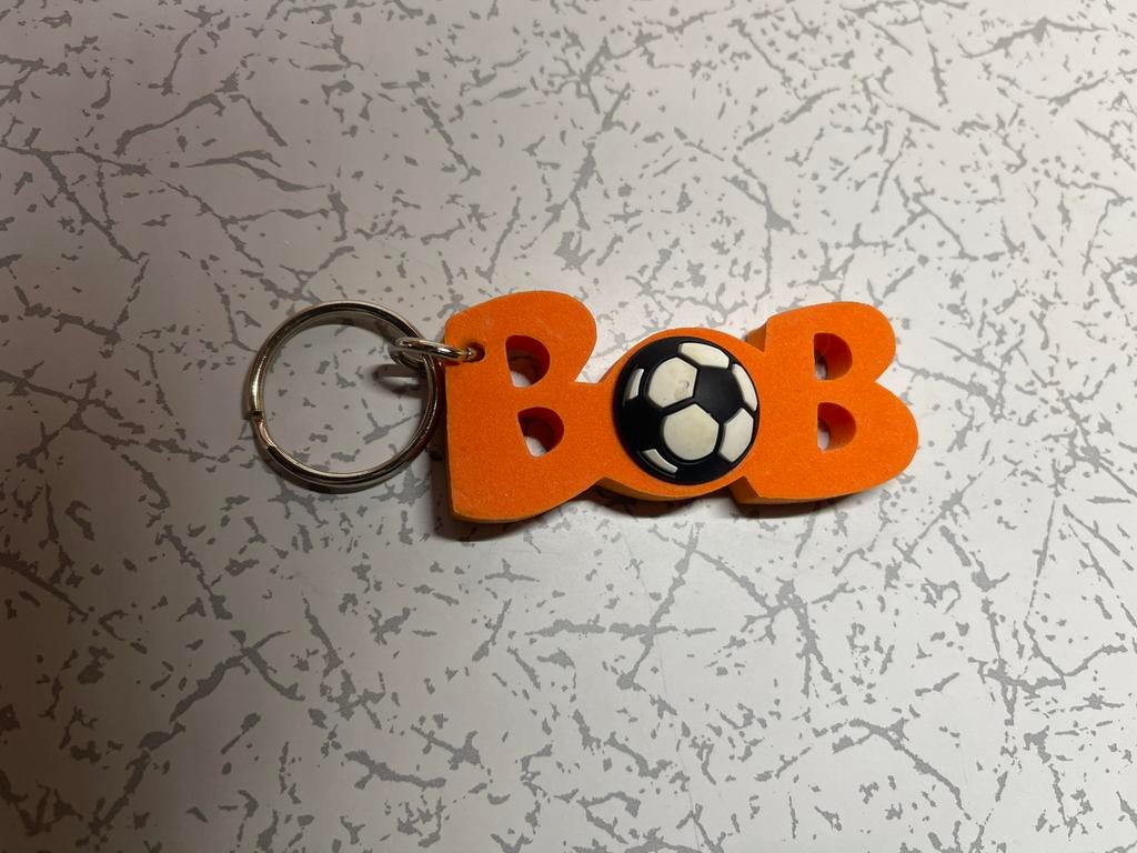Sleutelhanger Bob met voetbal, Verzamelen, Sleutelhangers, Ophalen of Verzenden, Zo goed als nieuw, Sport