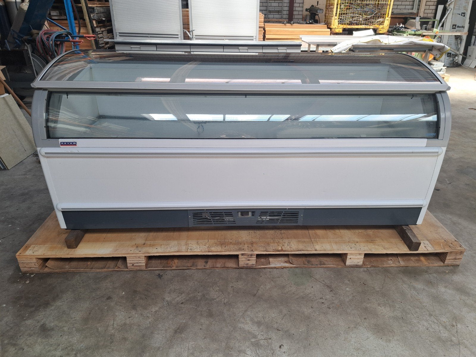vitrinevriezer 220x94x93 cm 742 liter, vrieskast, vriezer, Vrieskist, Gebruikt, Vrijstaand, 90 cm of meer