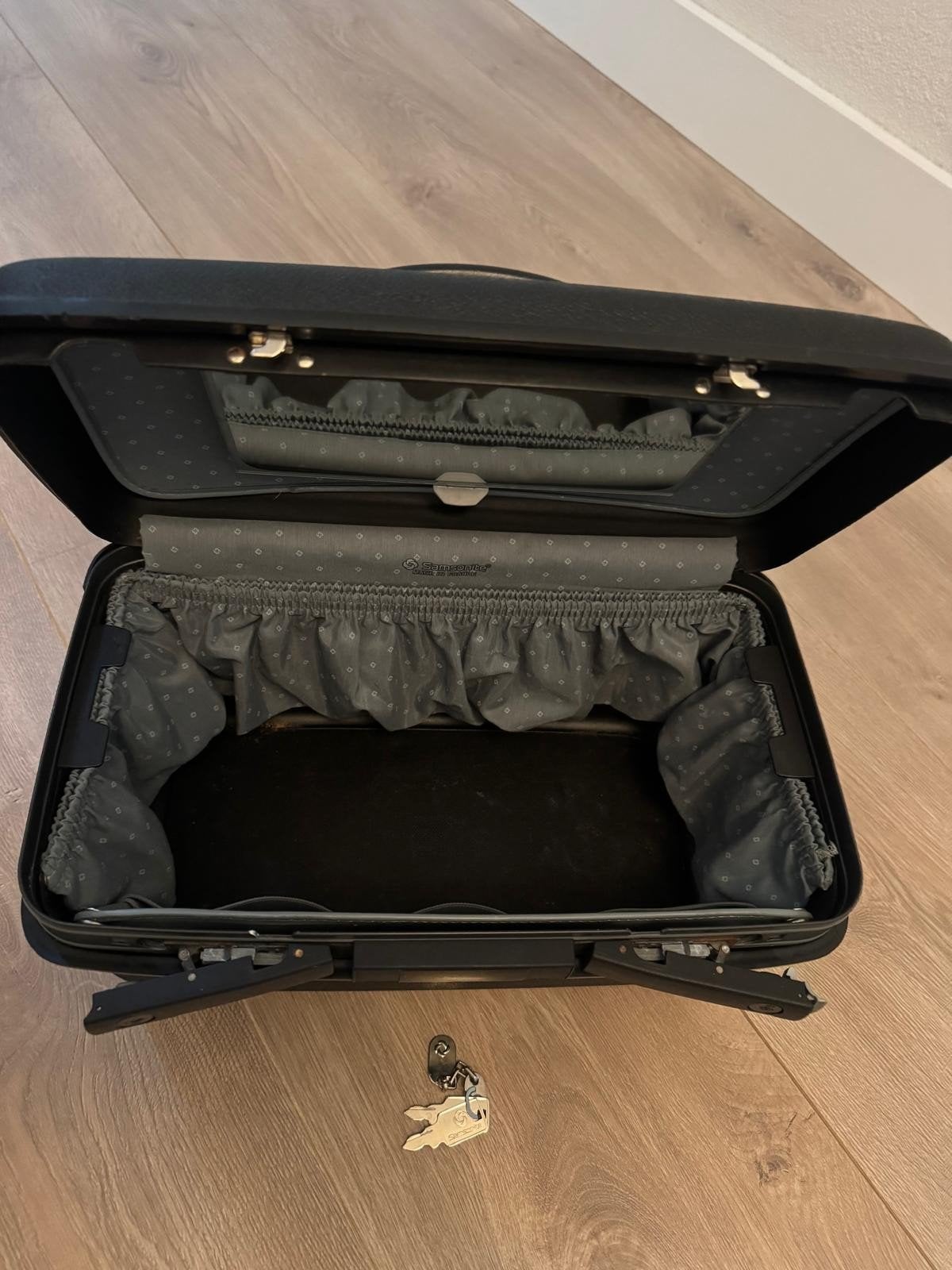 Samsonite Beautycase - Zwart met spiegel en bakje, Gebruikt, Zwart, Ophalen of Verzenden, Met spiegeltje(s)