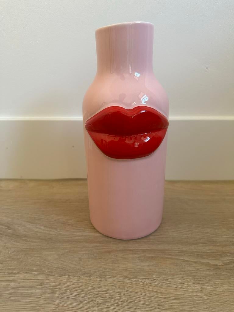 Roze vaas met rode lippen van het merk Rice, Ophalen, Nieuw, Overige kleuren