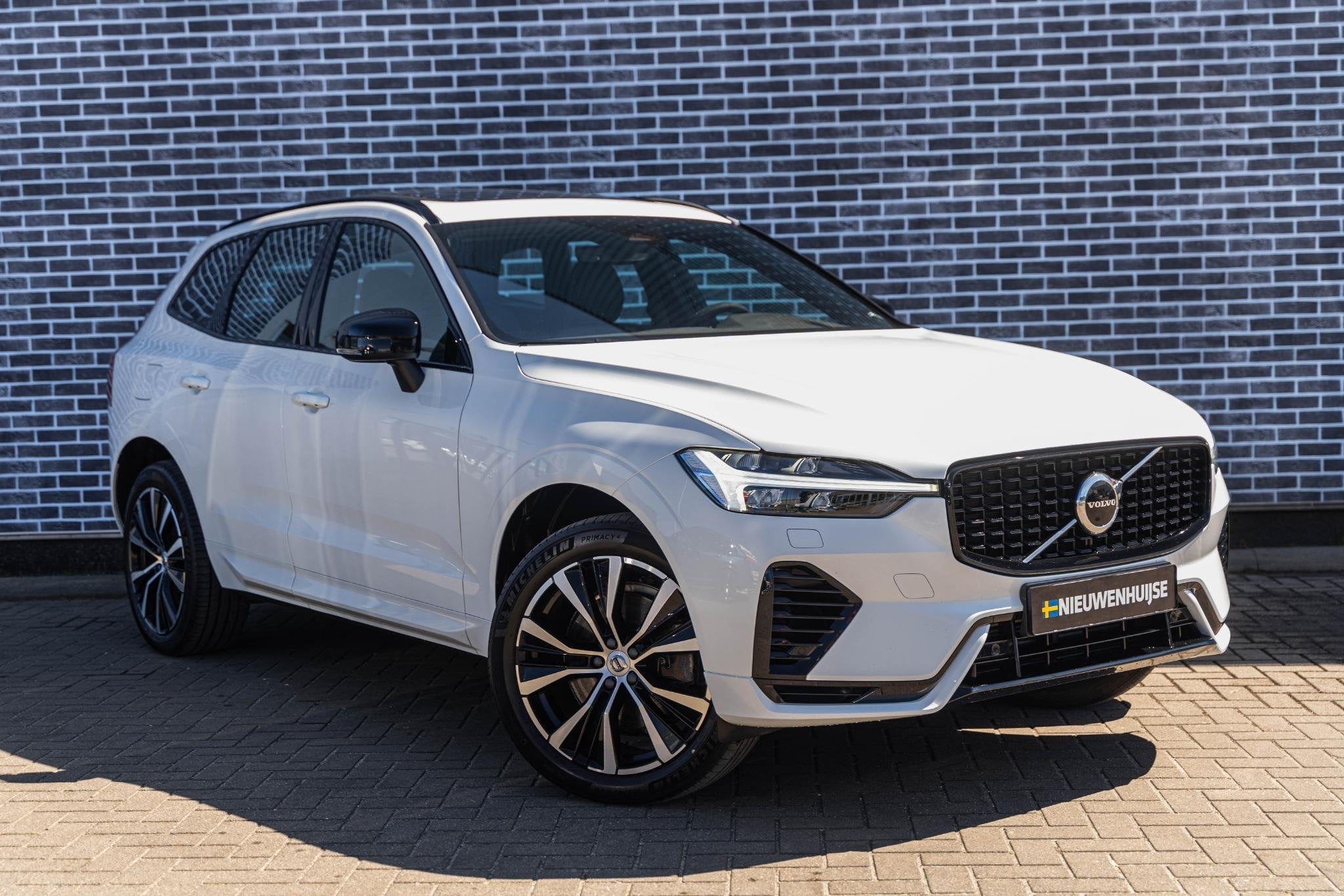 Volvo XC60 Plug-in Hybrid T6 AWD Plus Dark | Google | Long R, 12 maanden, Stof, Gebruikt, Euro 6
