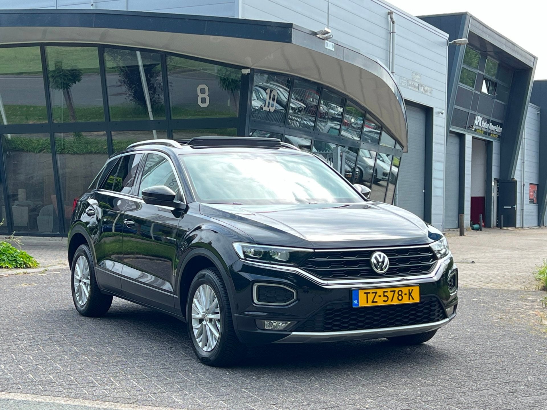 Volkswagen T-Roc 1.0 TSI 6-Bak LED PANO CARPLAYY NAP!, Auto's, Voorwielaandrijving, Dealer onderhouden, Stof, Gebruikt