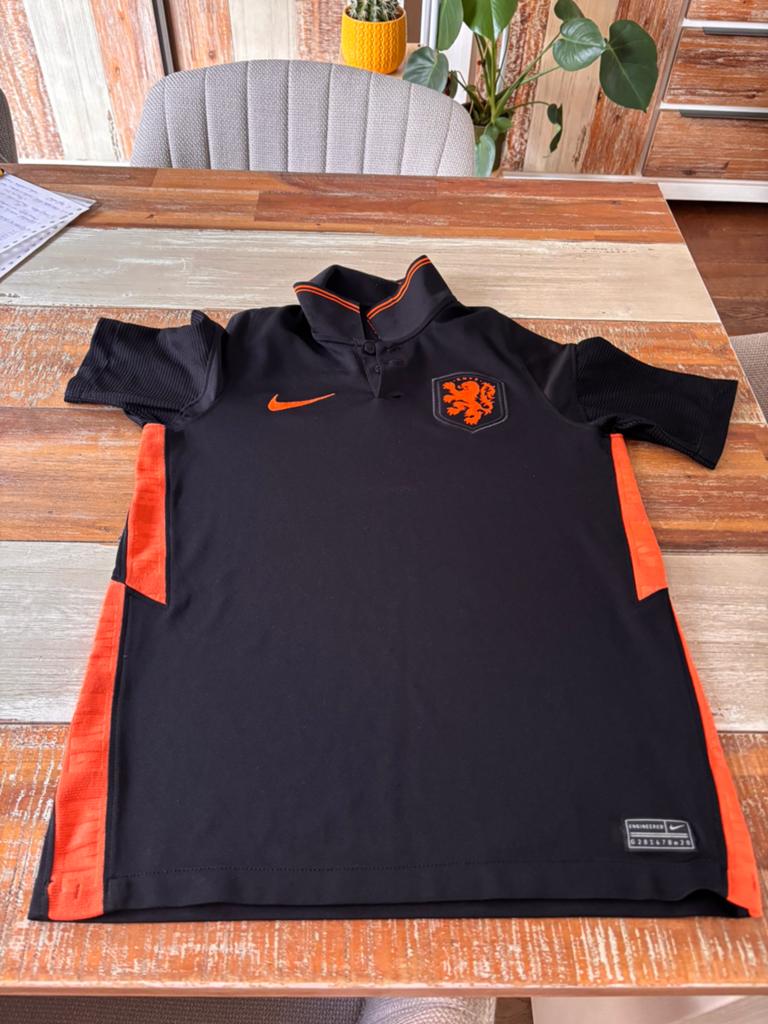 Knvb sport pakje origineel 146/152, Ophalen of Verzenden, Zo goed als nieuw, Jongen of Meisje, Sport- of Zwemkleding