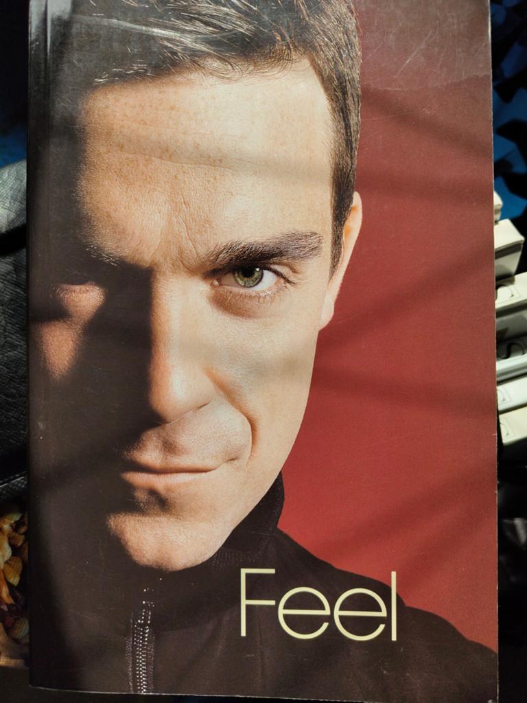 Feel - Robbie Williams (Boek), Ophalen of Verzenden, Gelezen, Robbie Williams, Film, Tv en Media