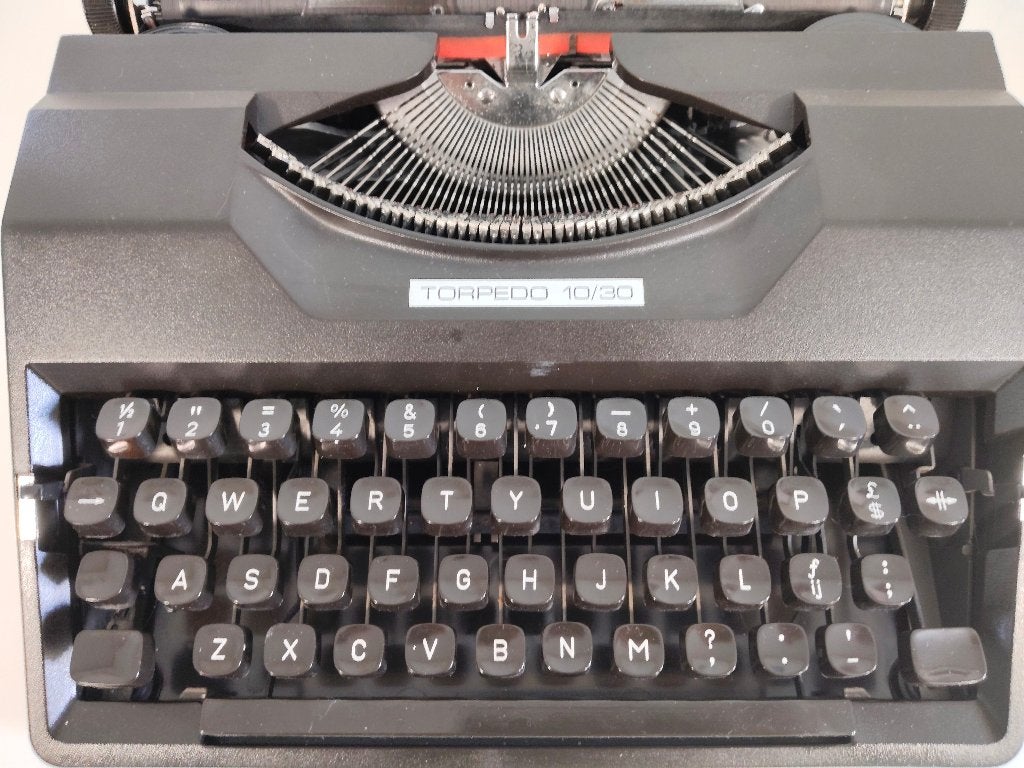 Torpedo 10/30 QWERTY UK typemachine - Werkend + Koffer, Diversen, Typemachines, Zo goed als nieuw, Ophalen of Verzenden
