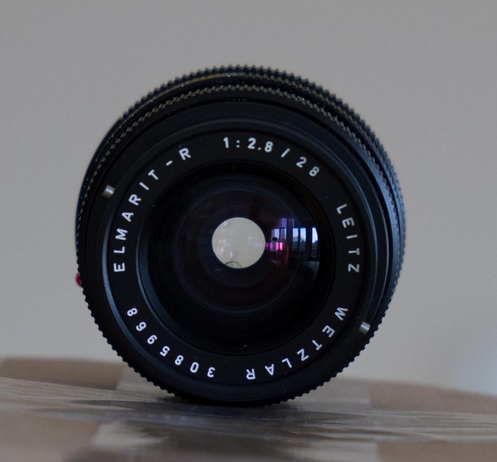 Leica Elmarit 28 mm, versie 3, Ophalen of Verzenden, Zo goed als nieuw, Groothoeklens