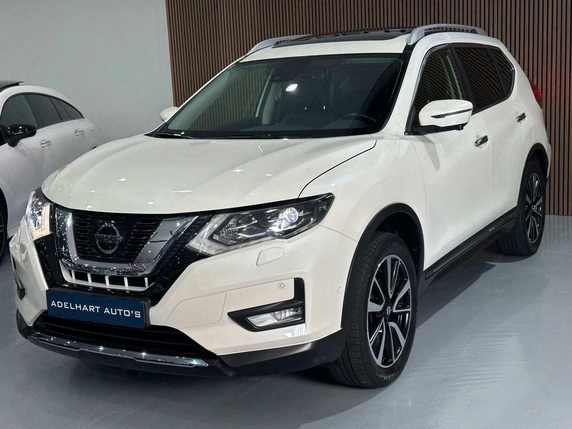 Nissan X-Trail 1.3 DIG-T Tekna Automaat / Panorama dak / Led, Gebruikt, Zwart, 4 cilinders, Wit