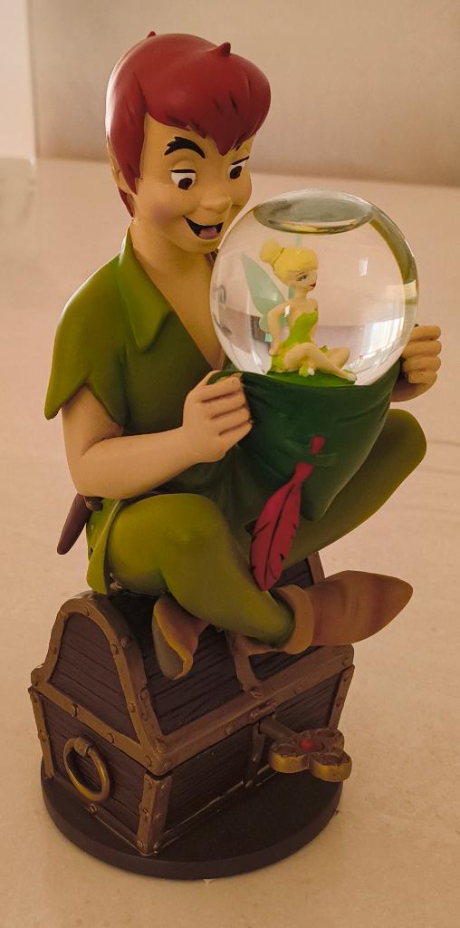 Disney Peter pan snowglobe, Verzamelen, Disney, Ophalen of Verzenden, Overige figuren, Zo goed als nieuw, Beeldje of Figuurtje