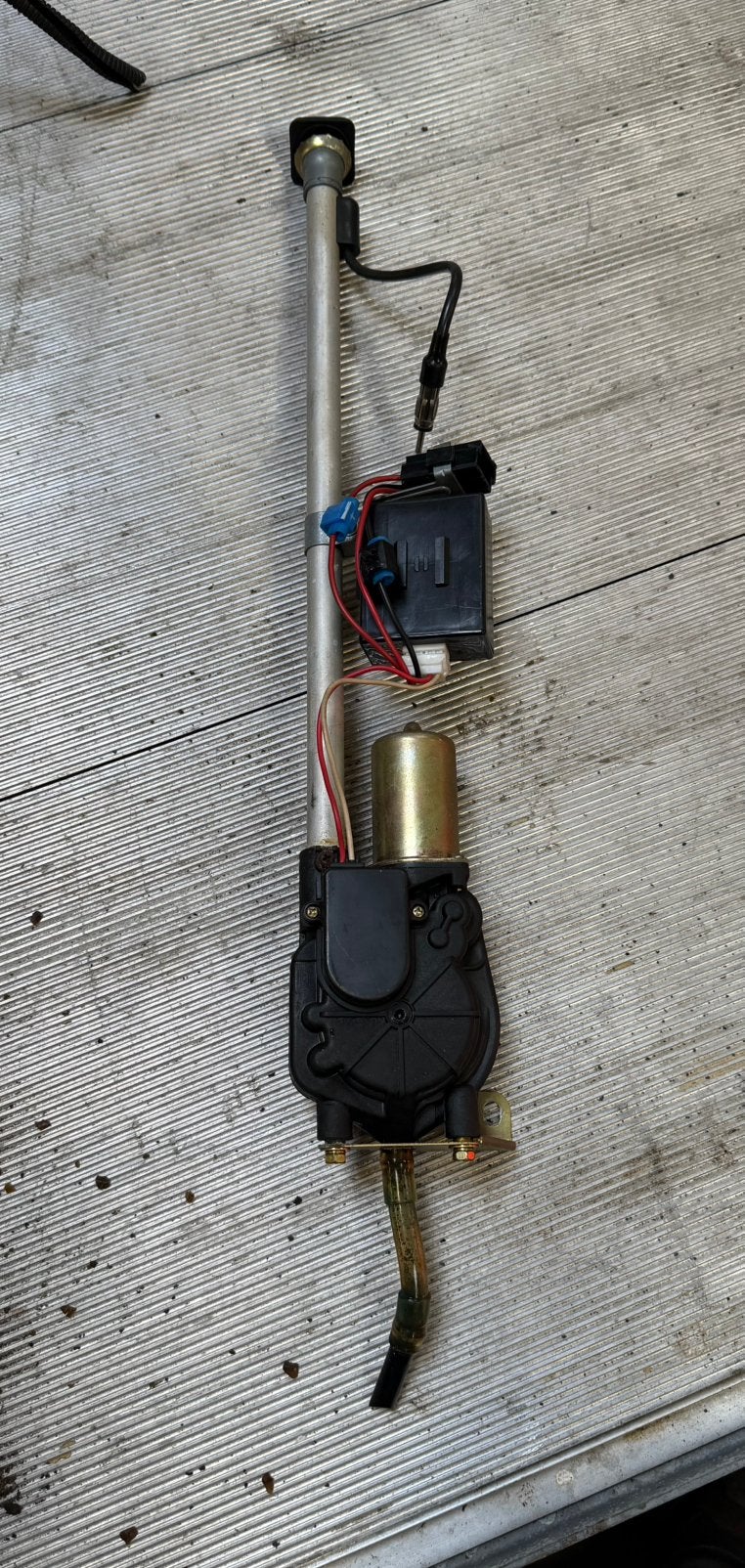 Volvo 850 3545693-8 elektrische antenne, Auto diversen, Ophalen of Verzenden