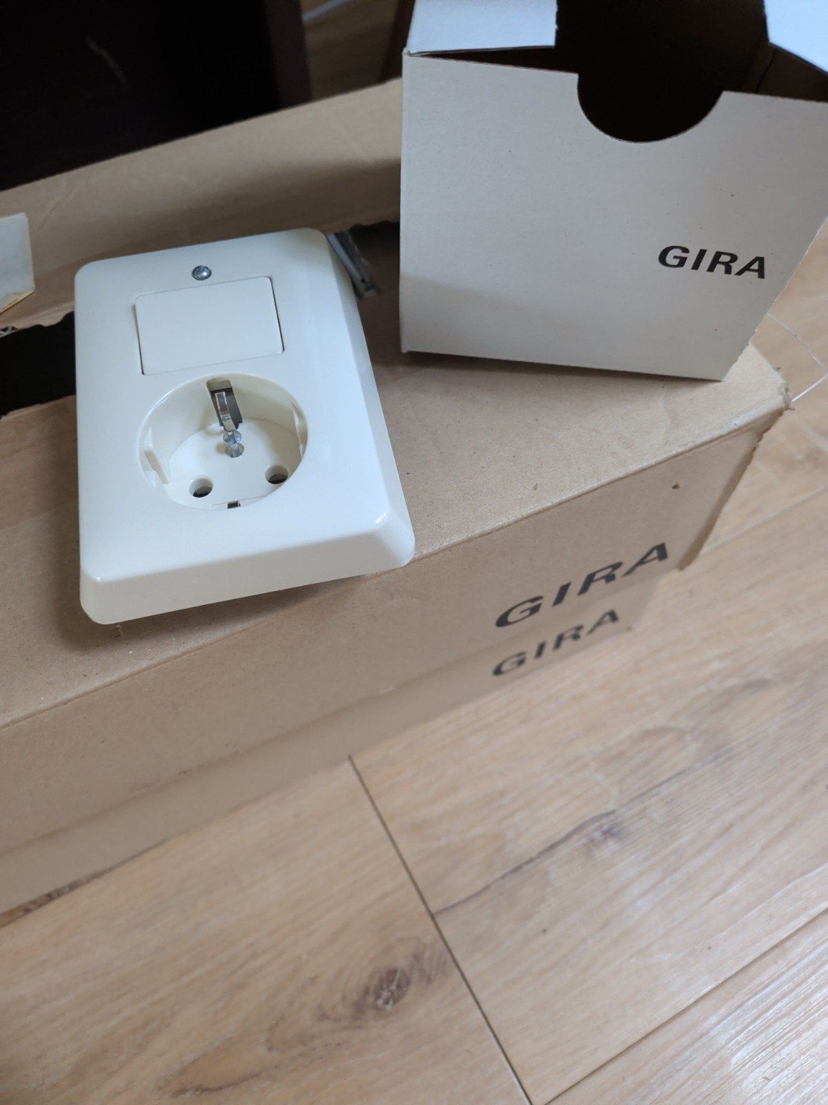 Nieuwe Gira stopcontacten - 20 stuks, ook per stuk, Ophalen of Verzenden, Nieuw, Gira, Stopcontact
