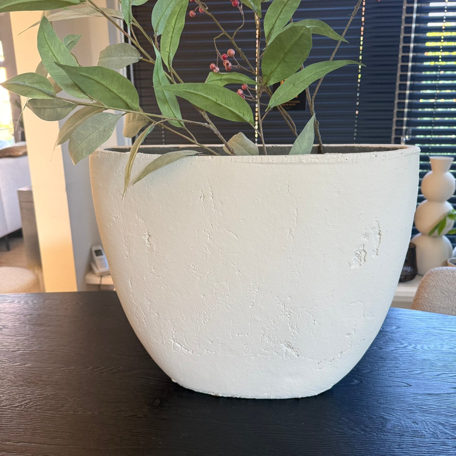 2 x Brynxz beige ovale bloempot potten B46 x H38,5 x D17 cm, Rond, Ophalen of Verzenden, Zo goed als nieuw, Aardewerk