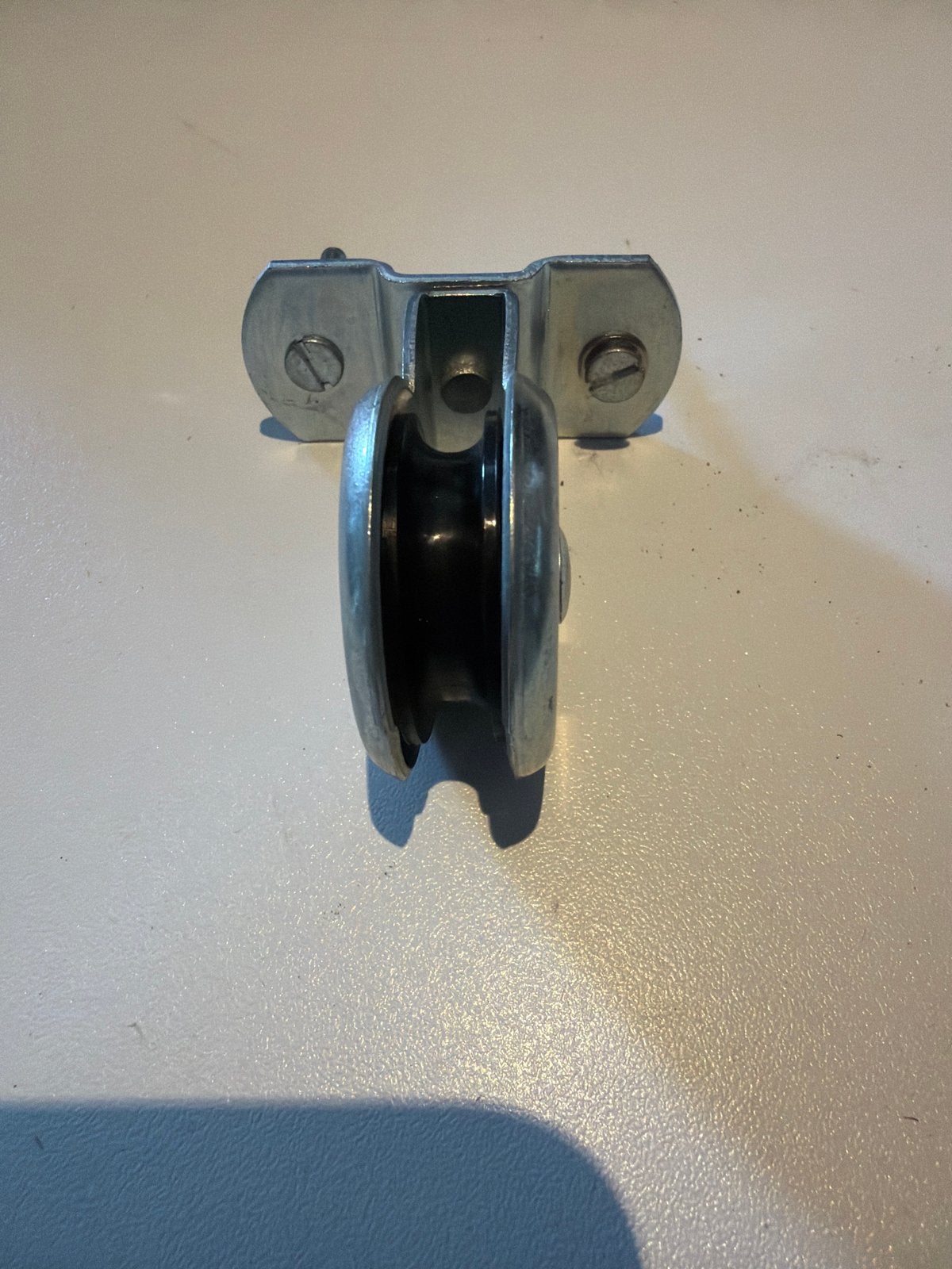 Metalen katrol met bevestigingsbeugel, Ophalen, Gebruikt