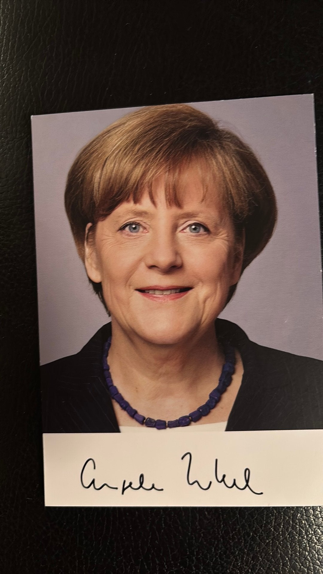 Angela Merkel Kaart in prima staat met ECHTE handtekening, Verzamelen, Verzenden, 1980 tot heden, Ongelopen, Sterren en Beroemdheden