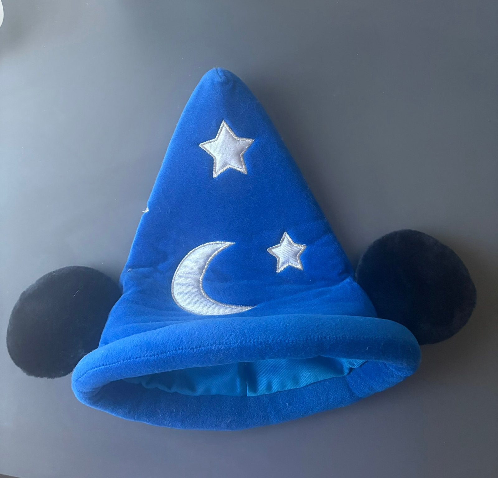 Disneyland Paris Sorcerer Mickey Hoed Officieel Disney Parks, Ophalen of Verzenden, Mickey Mouse, Zo goed als nieuw, Beeldje of Figuurtje