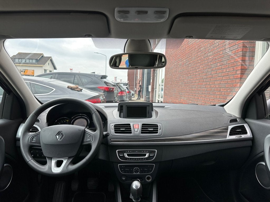 Renault Mégane Estate 1.4 TCe Privilége / Navi / Leder / P, Auto's, Renault, Voorwielaandrijving, Euro 5, 15 km/l, Gebruikt