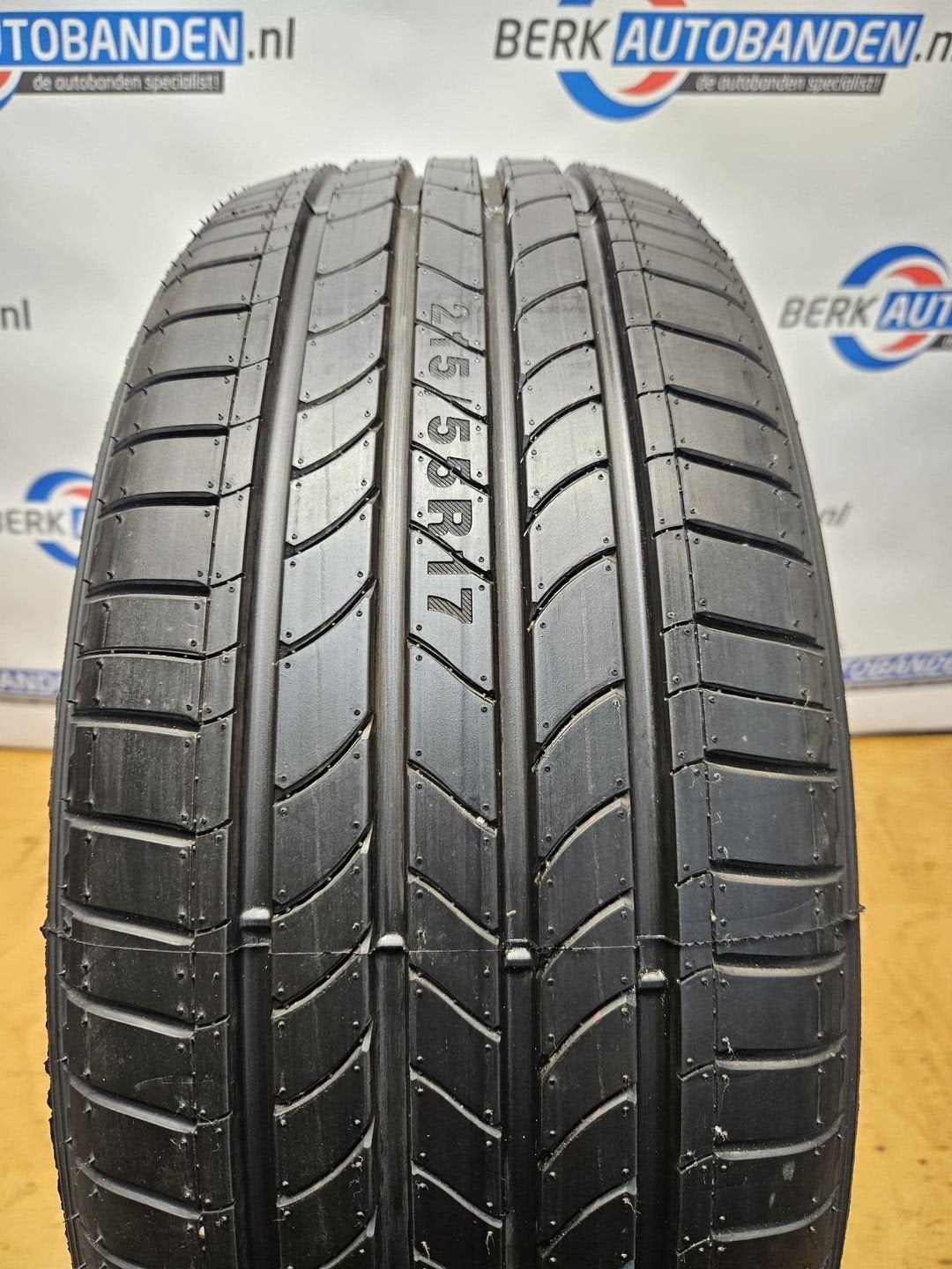 2x Wanli Harmonic Plus XL (DEMO) 215/55 R17 98V 215/55/17 21, Auto-onderdelen, -, -, 17 inch, Ophalen of Verzenden