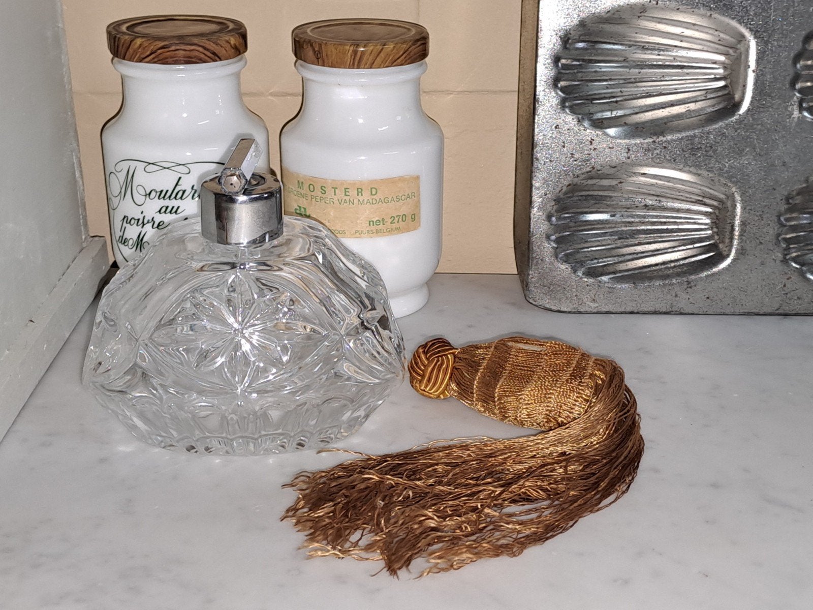 Vintage kristallen parfumfles met kwastje, Verzenden