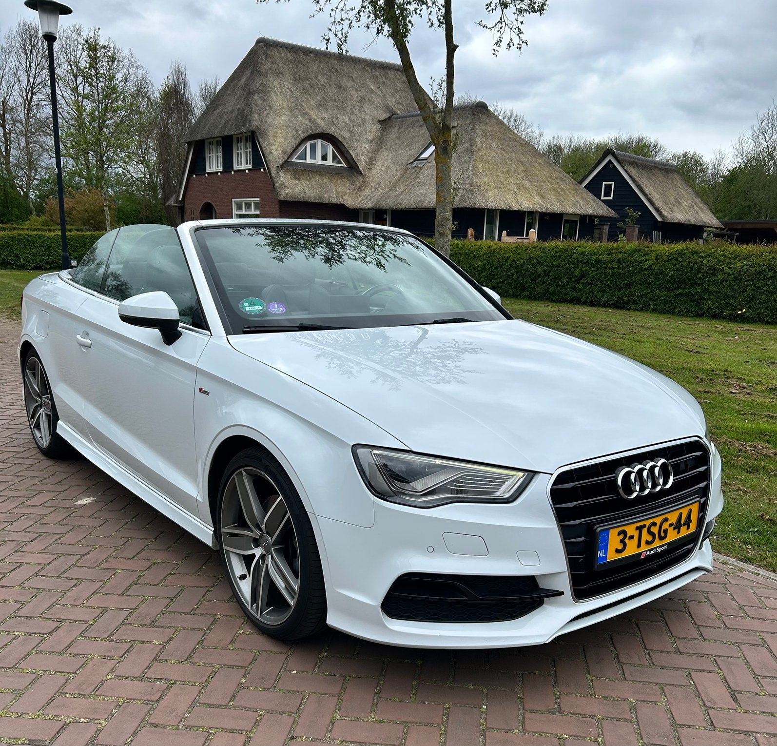 Audi A3 1.8 DSG 180PK Cabrio 3x S-line.Ned. auto.alle opties, Auto's, Audi, 4 cilinders, Cabriolet, Wit, Origineel Nederlands