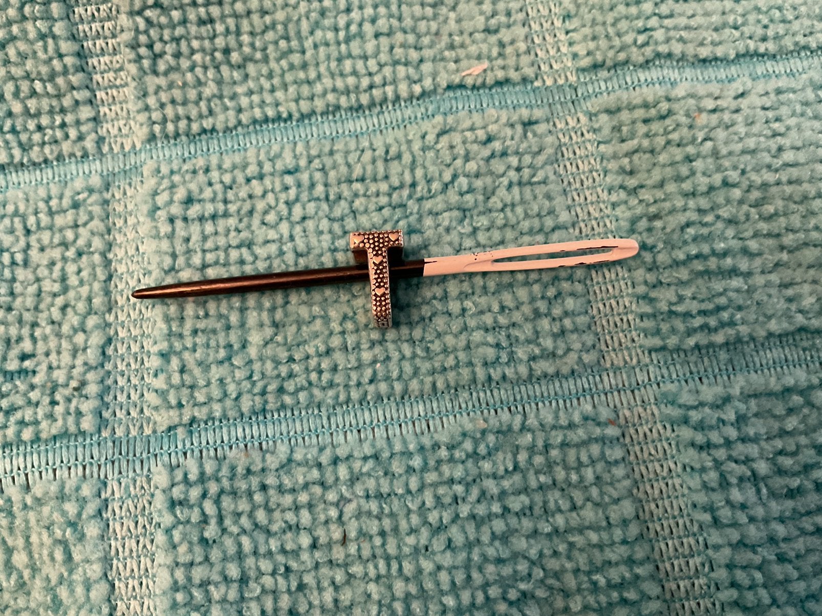 Pandora Bedel Letter T met zitkonia, Ophalen of Verzenden, Zo goed als nieuw, Zilver, Pandora