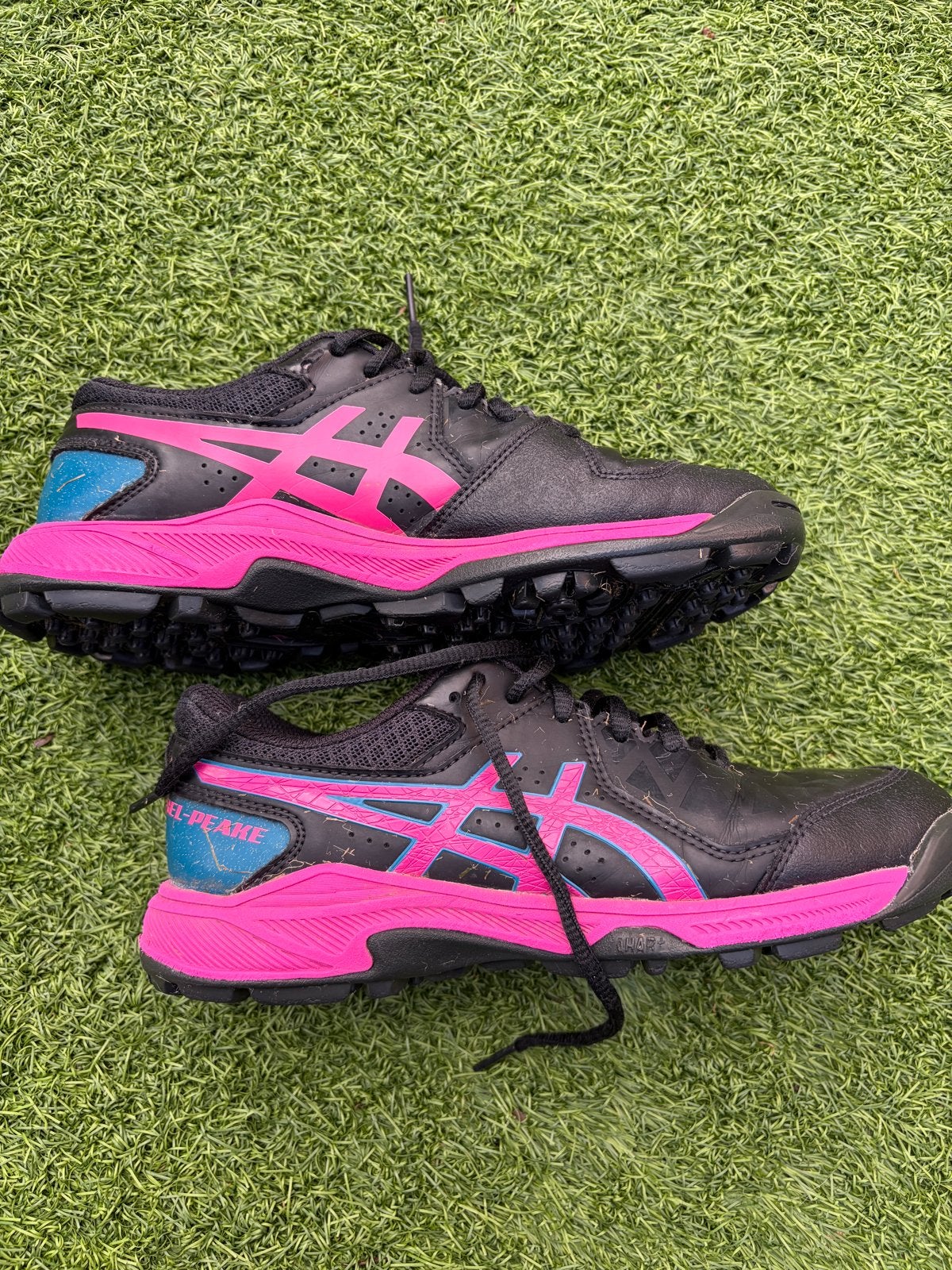 ASICS GEL-PEAKE Hockeyschoenen - Zwart/Roze (Maat 38), Ophalen of Verzenden, Gebruikt