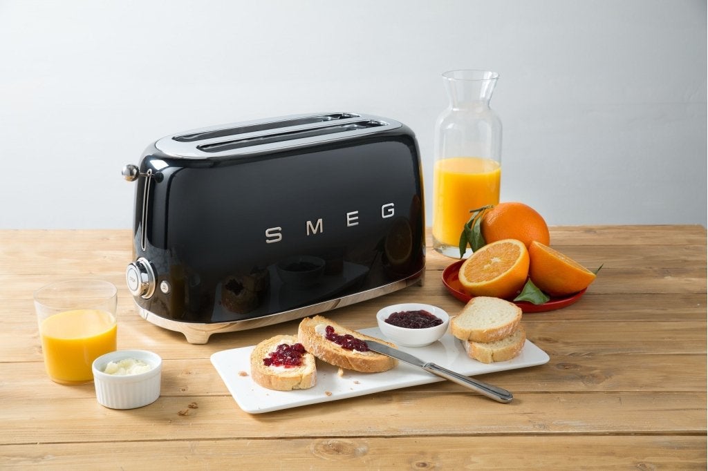 SMEG TSF02BLEU broodrooster 2x4 zwart - Retourdeal, Witgoed en Apparatuur, Broodroosters, Info@mystore.nl, Nieuw, Uitneembare kruimellade