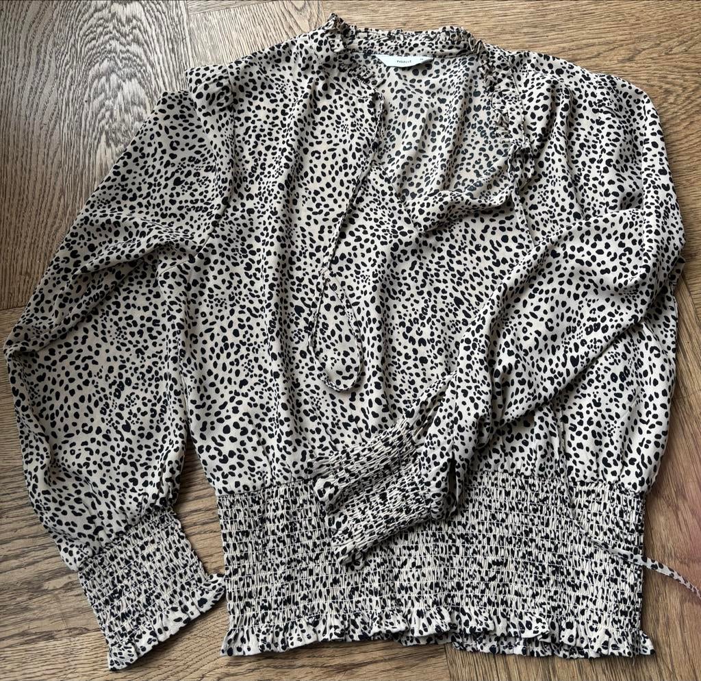 Pigalle Blouse met tijgerprint, Ophalen of Verzenden, Zo goed als nieuw, Maat 38/40 (M), Beige