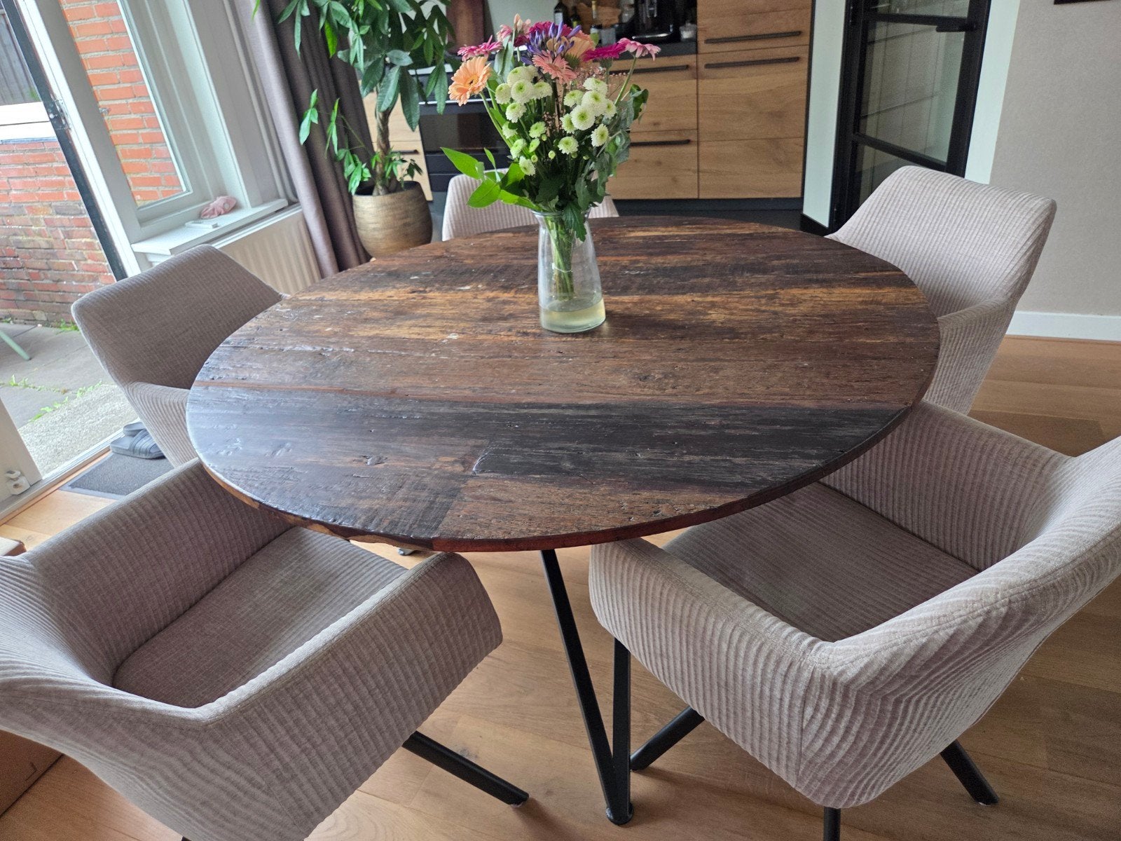 Ronde eetkamer tafel(indonesisch drijfhout)140cm, Gebruikt, Ophalen of Verzenden, Vijf personen of meer, Rechthoekig