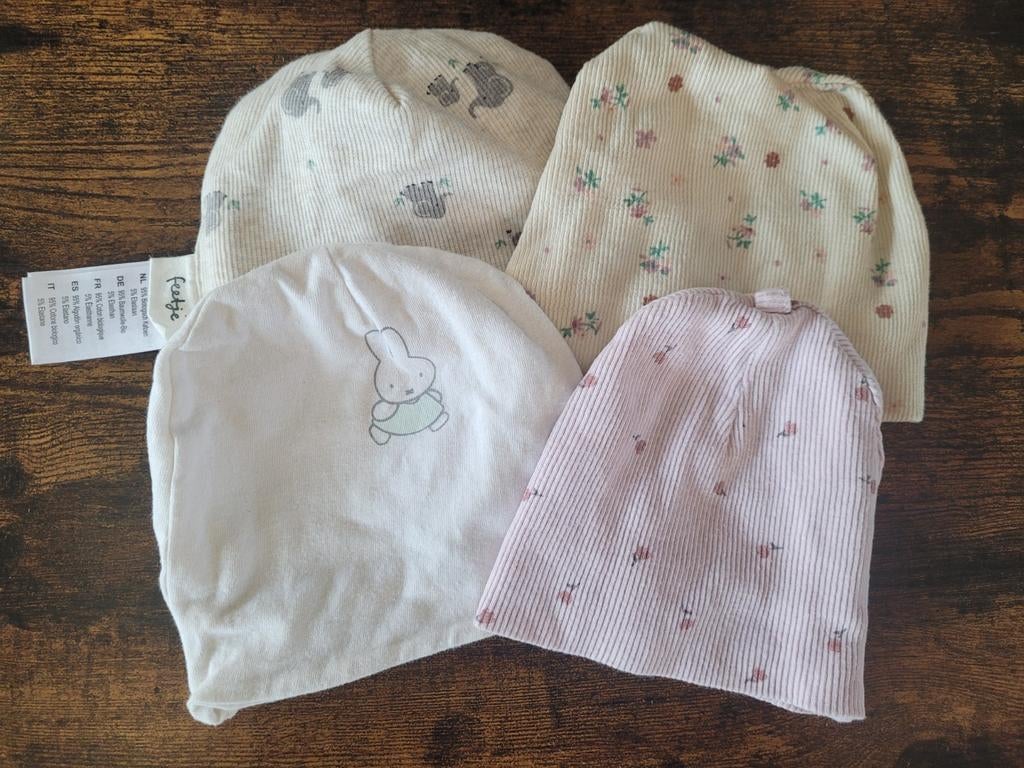Set van 4 baby mutsjes - Feetje, Kinderen en Baby's, Babykleding | Mutsen, Sjaals en Wanten, Ophalen of Verzenden, Maat 50, Jongetje of Meisje