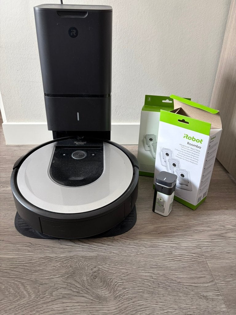 iRobot i7 Robot stofzuiger met laadstation, Gebruikt, IRobot, Inclusief accessoires, Ophalen of Verzenden