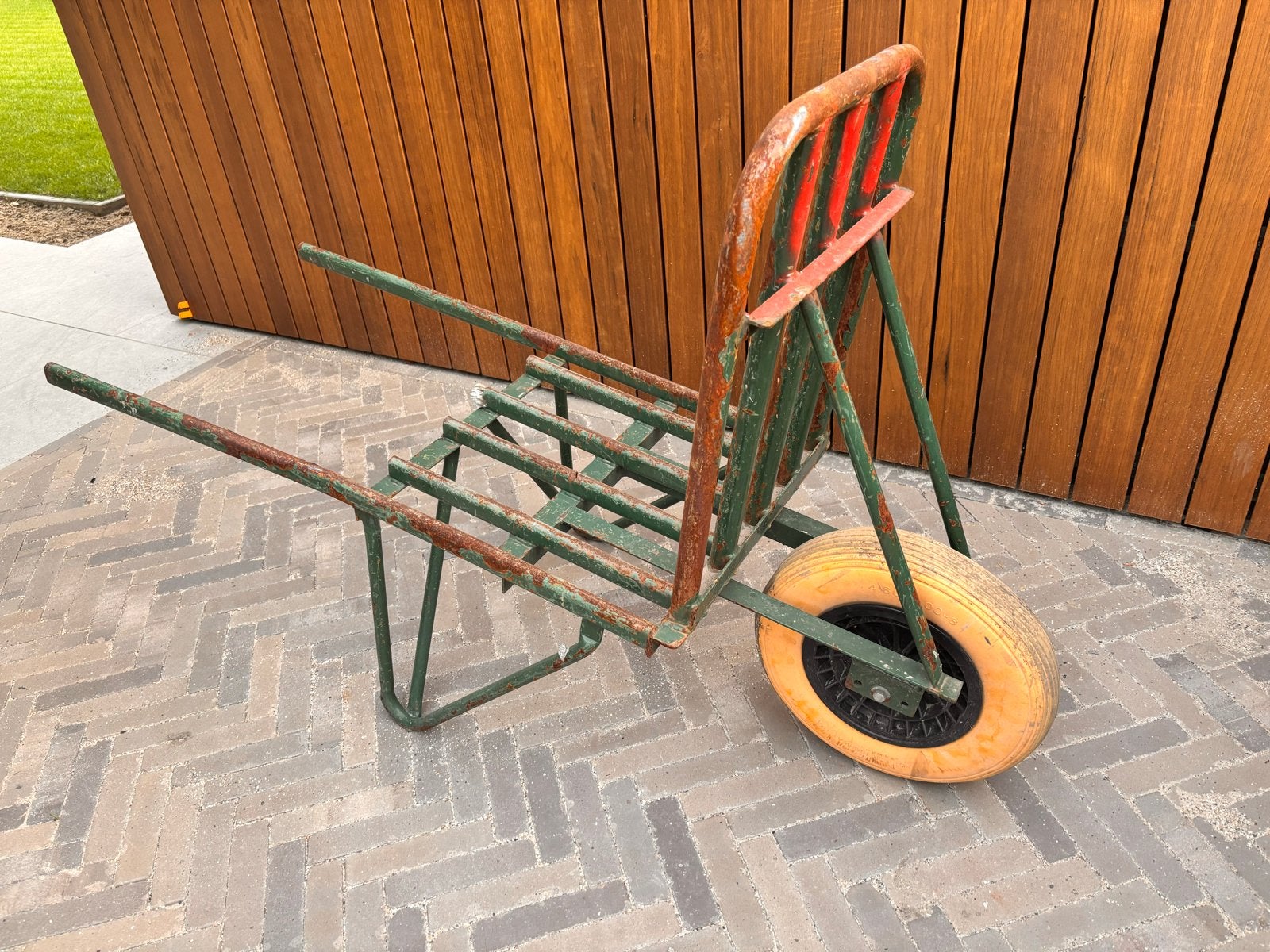 Steenkruiwagen, Ophalen of Verzenden, Gebruikt, Handmatig, Eenwielig