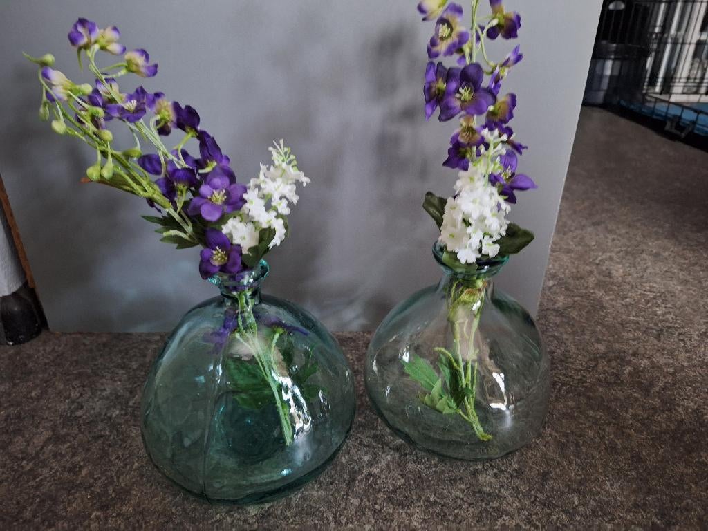 2 glazen vazen van gerecycled glas hoogte 20cm, Ophalen of Verzenden, Zo goed als nieuw, Glas