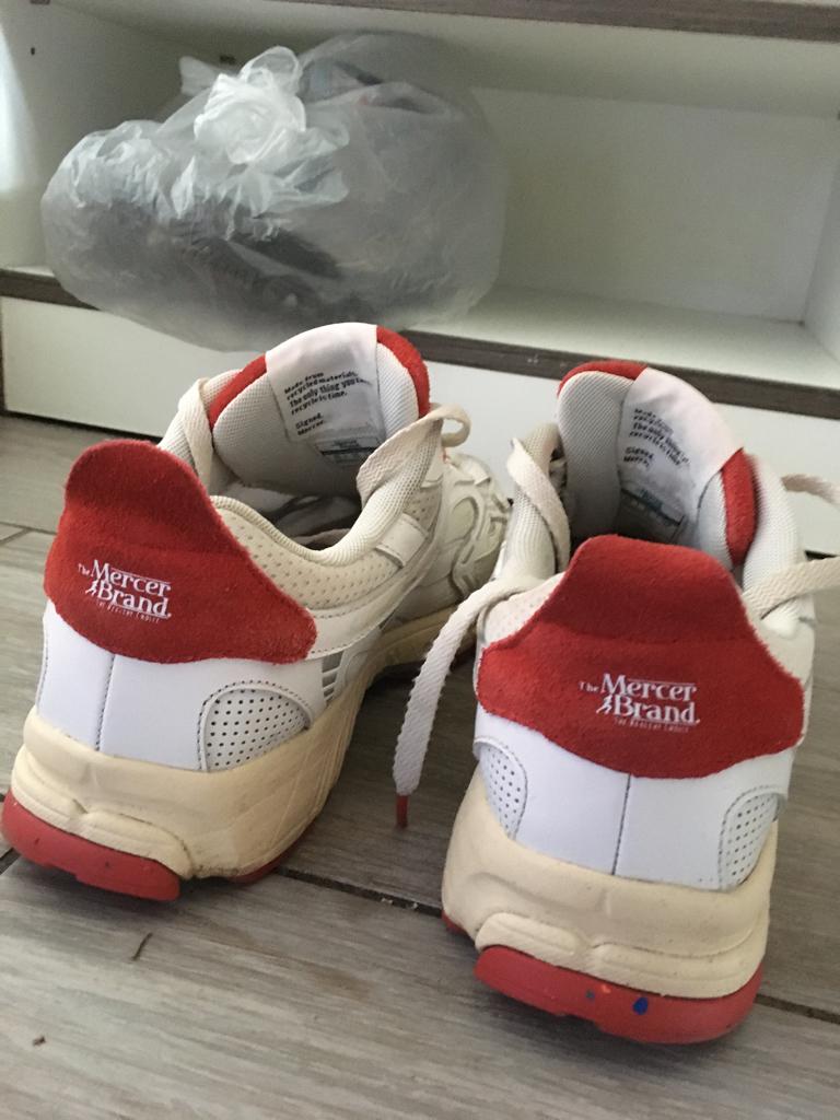 Mercer Amsterdam maat 42 unisex rood wit, Ophalen of Verzenden, Rood, Sneakers of Gympen, Zo goed als nieuw