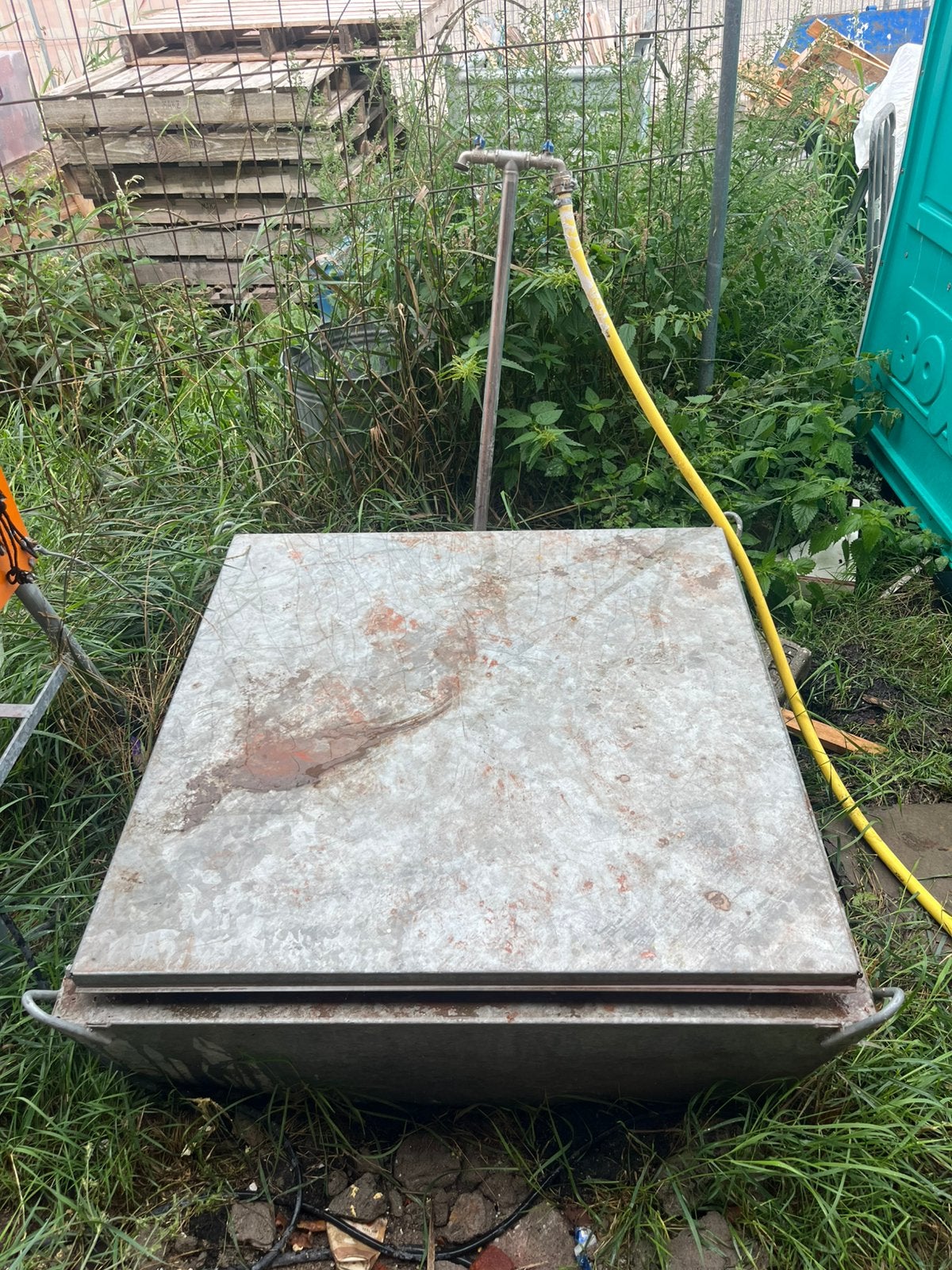 Complete bouwwaterput met 2 kranen, Doe-het-zelf en Verbouw, Ophalen, Gebruikt