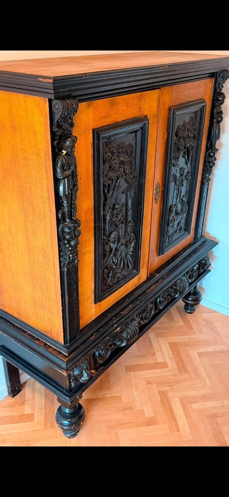 Antieke kussenkast, Ophalen