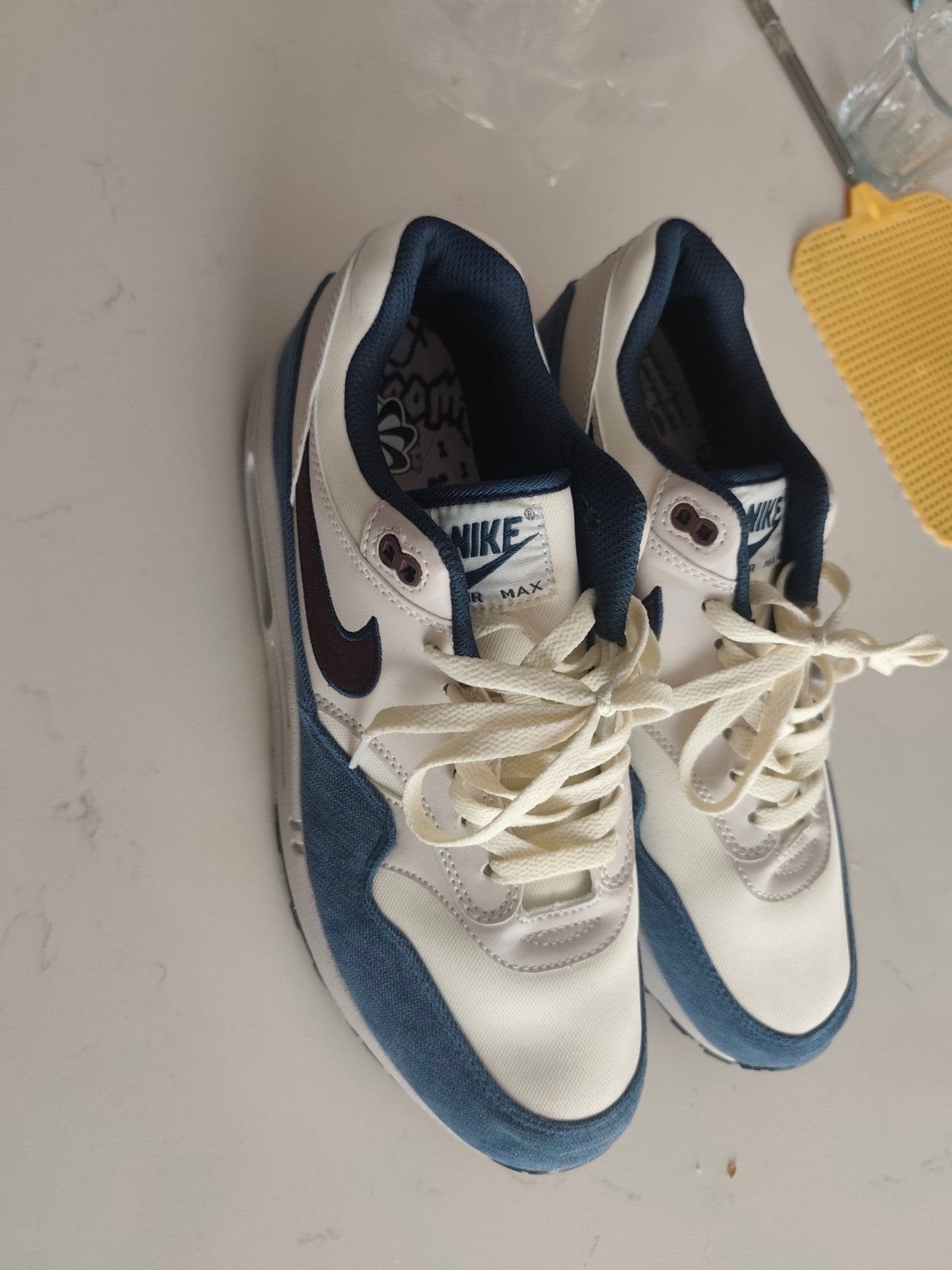 Nike Air Max 1 "Notebook Doodles" - Nieuw - Maat 46, Kleding | Heren, Schoenen, Verzenden, Nieuw, Overige kleuren