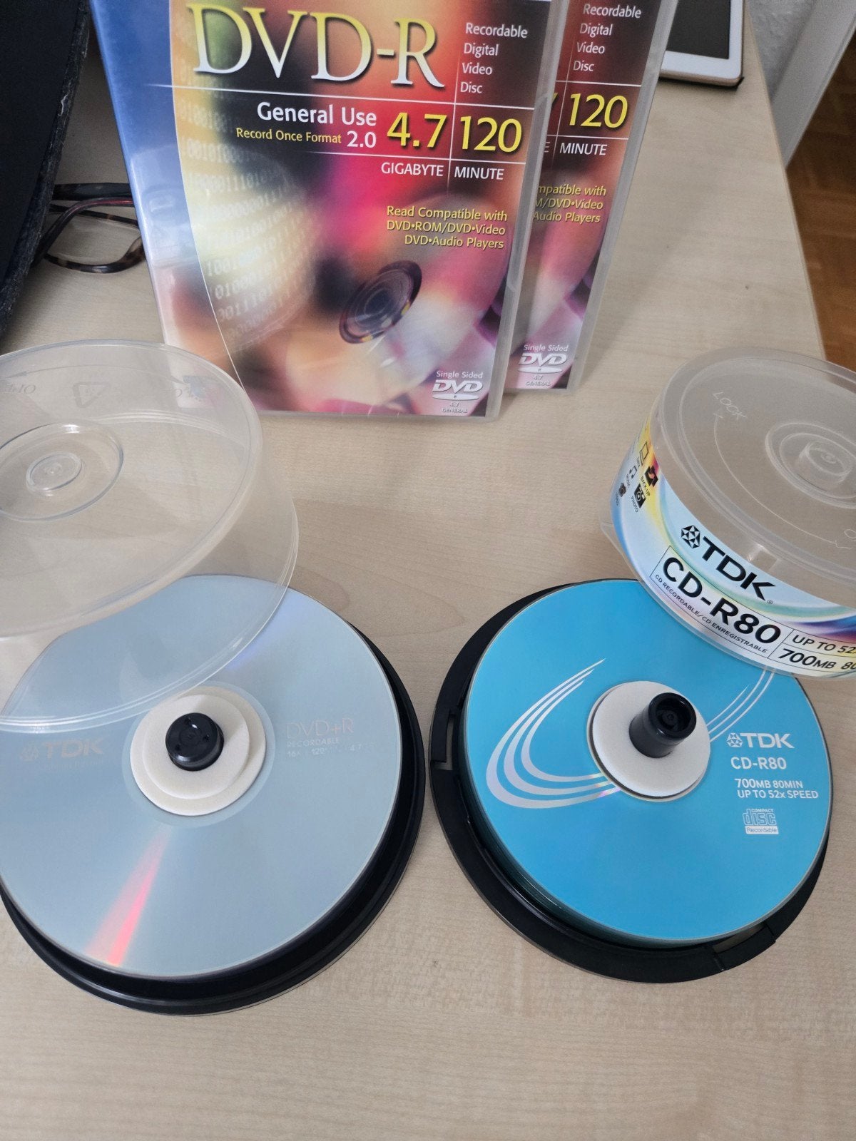 TDK DVD+R en CD-R schijven op spindel en lege doosjes, Computers en Software, Beschrijfbare discs, Op spindel, Ophalen of Verzenden