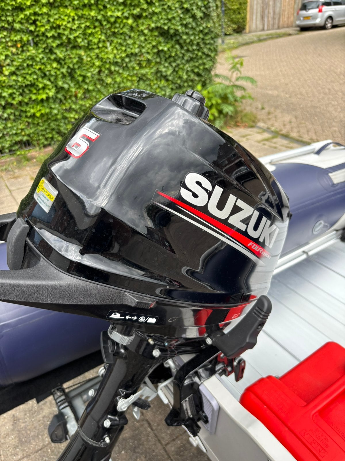 Foto 5 van Beaut TZ300AL Rubberboot met Suzuki DF 6A en Pega Trailer