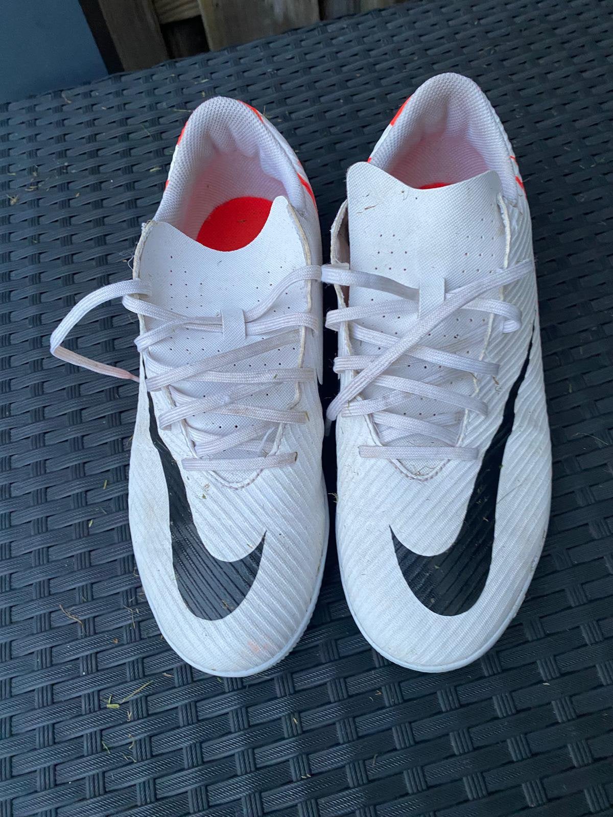 Nieuwe nike schoenen maat 40, Ophalen of Verzenden, Nieuw, Sportschoenen