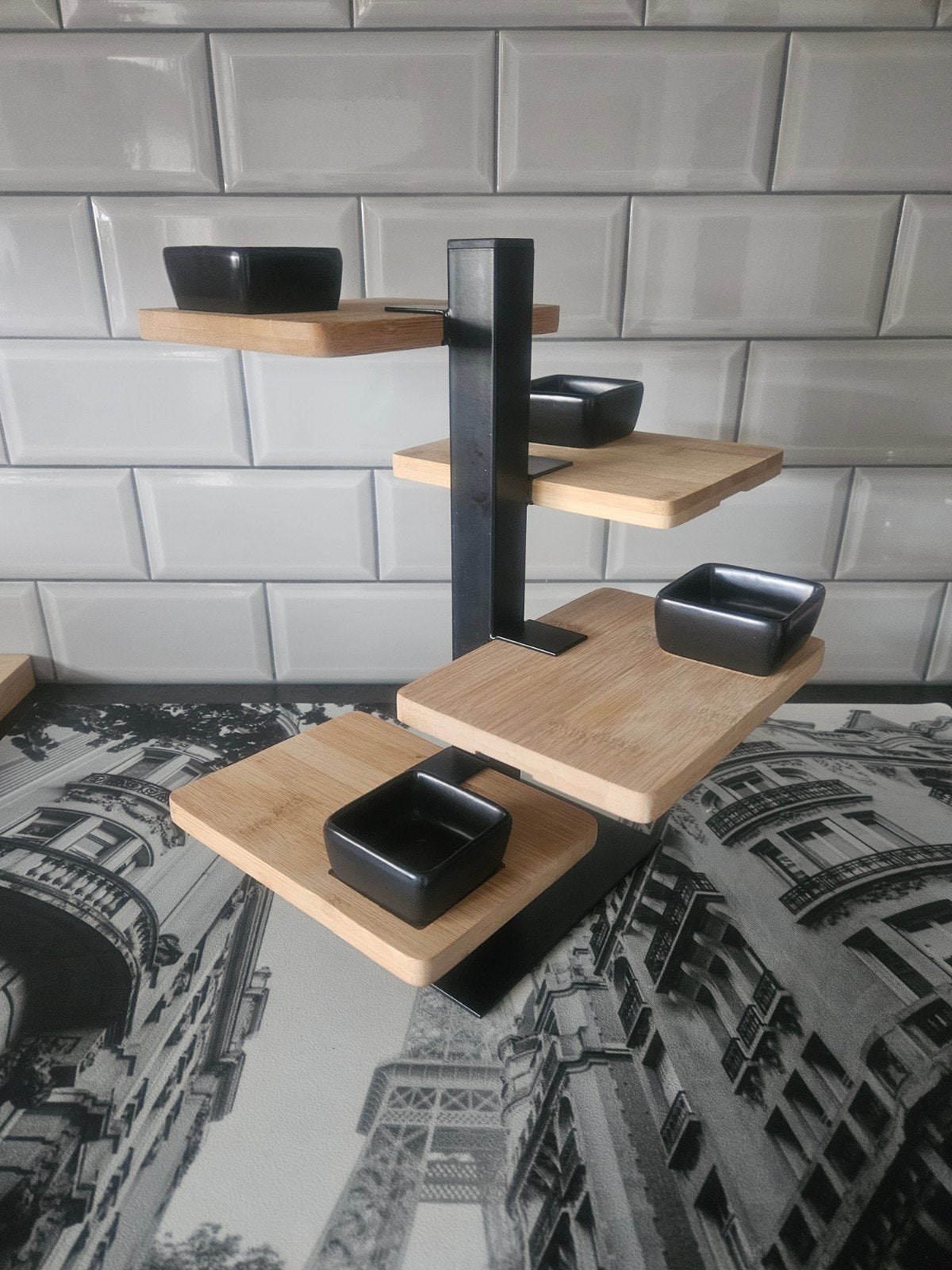 Gusta etagere met 4 sausschaaljes - hout en metaal, Overige typen, Hout, Gusta, Ophalen of Verzenden
