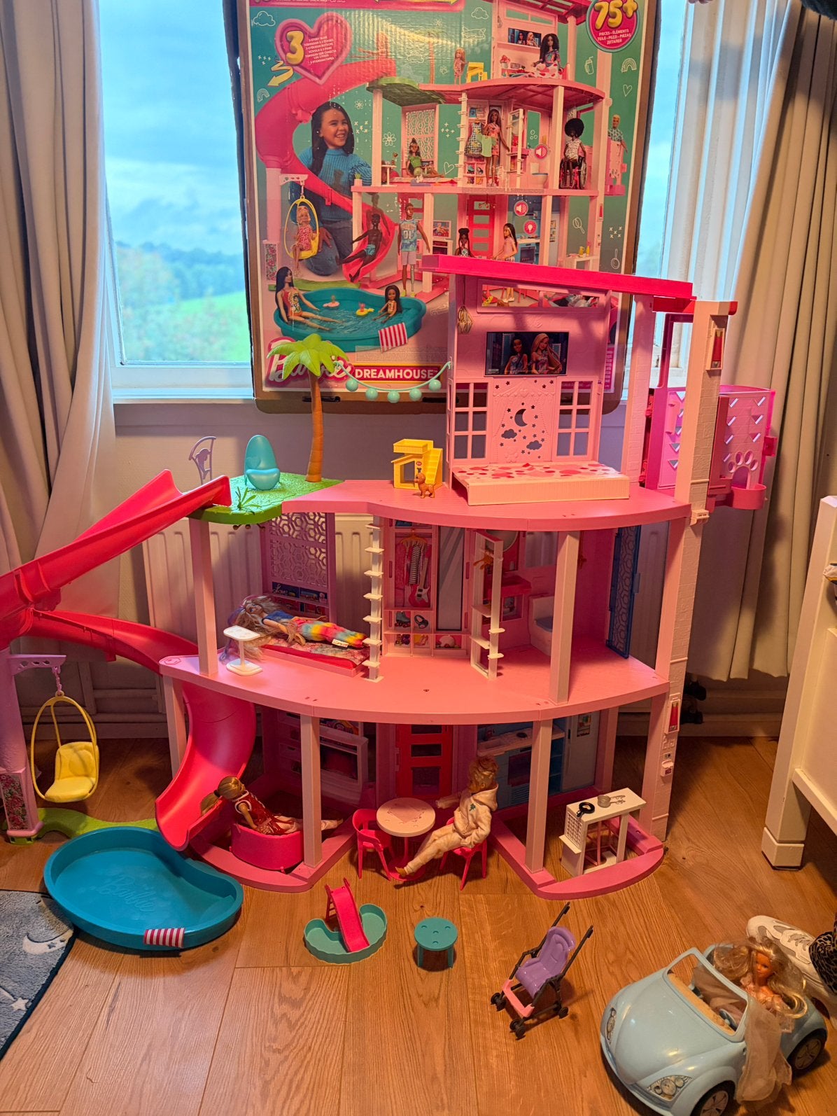 Barbie dreamhouse met veel extras, Kinderen en Baby's, Ophalen, Zo goed als nieuw, Toebehoren