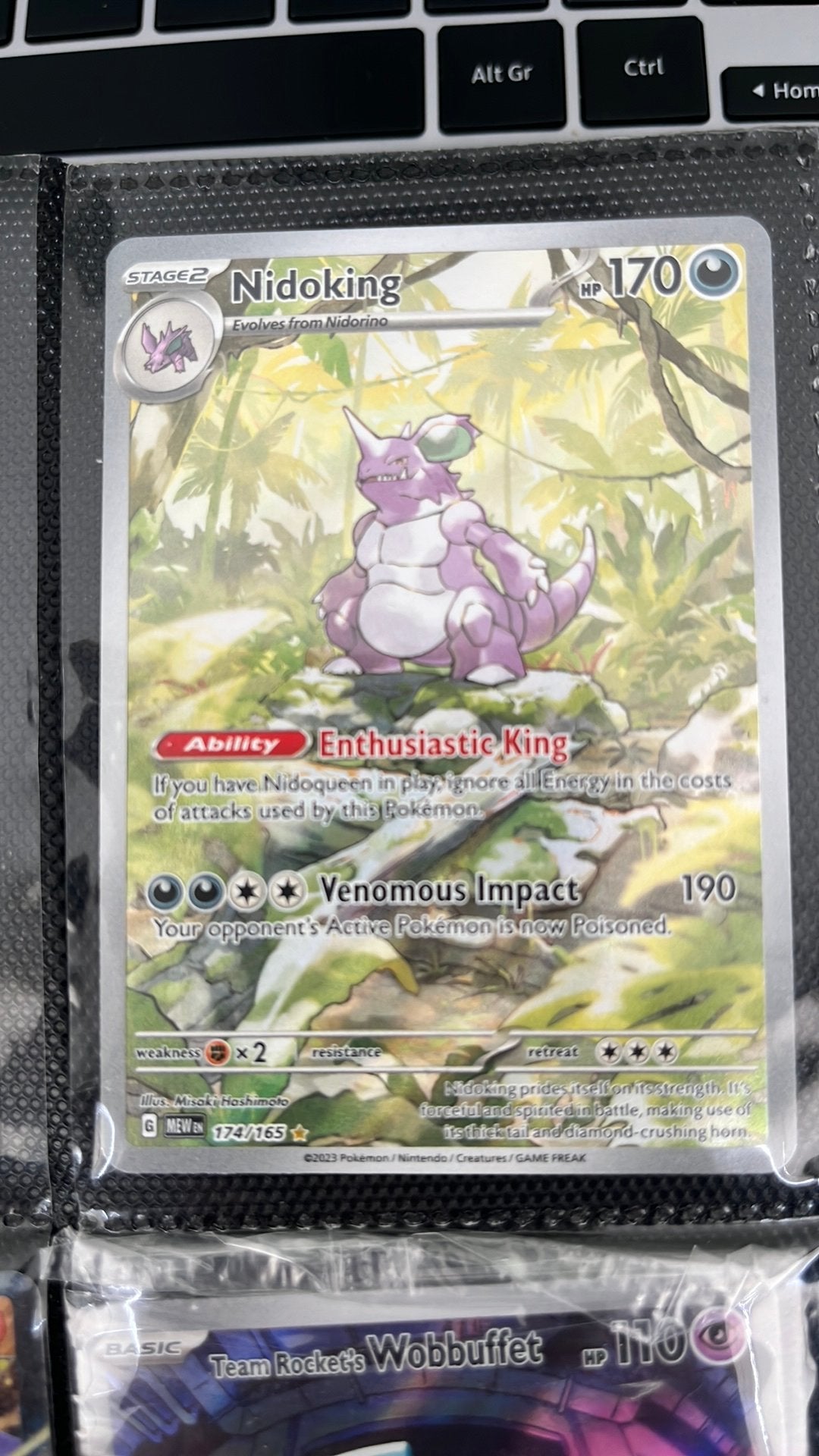 Pokémon Kaart Nidoking 174/165 (Zeldzaam), Ophalen of Verzenden, Zo goed als nieuw, Losse kaart