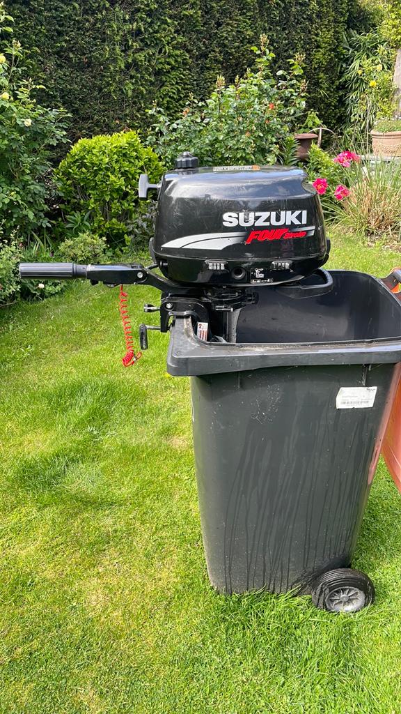 Suzuki df5 met bezine tank, Watersport en Boten, Ophalen of Verzenden, Zo goed als nieuw