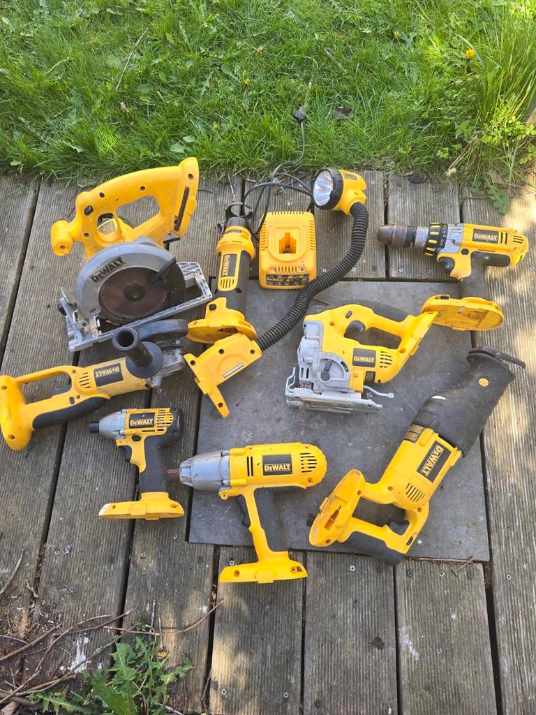 Dewalt zonder accu, Ophalen