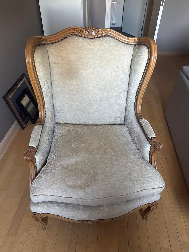 Elegante fauteuil met houten frame en stoffen bekleding, Ophalen of Verzenden