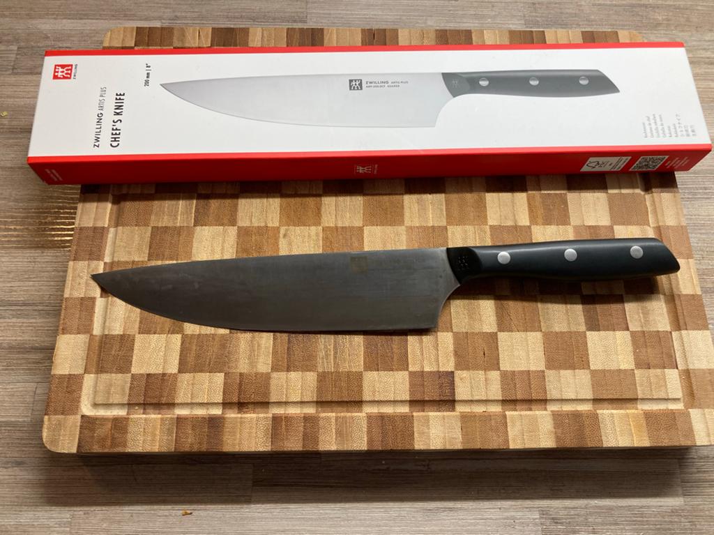 ZWILLING Artis Plus Chef's Knife 200 mm - Zo goed als nieuw, Huis en Inrichting, Keuken | Bestek, Ophalen, Zo goed als nieuw, Rvs of Chroom