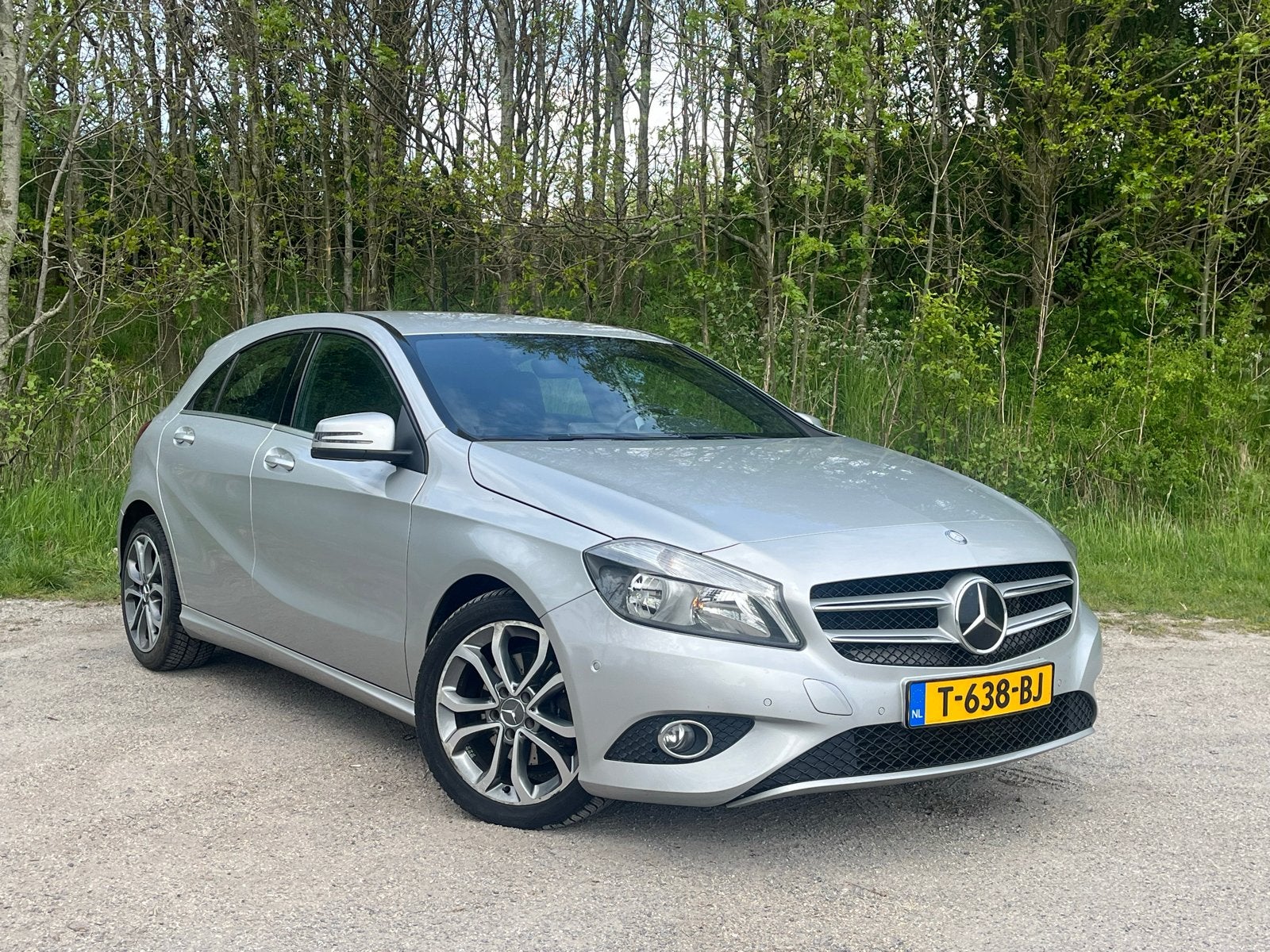 Mercedes-Benz A-Klasse A180 Carplay parkeersensoren, Voorwielaandrijving, Zwart, 4 cilinders, Leder en Stof
