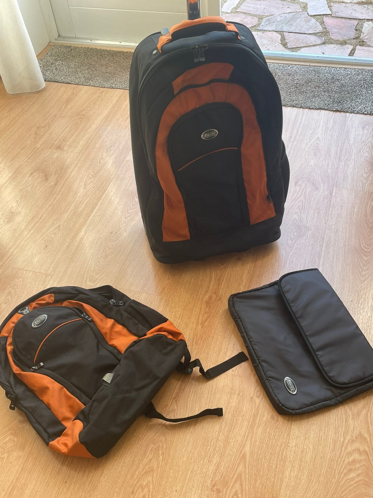 Rugzak 70L met trekstang en wielen, Zwart, Ophalen of Verzenden, Zo goed als nieuw, 60 tot 80 cm