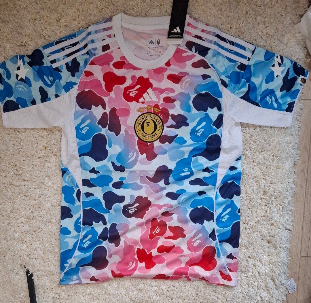 BAPE x Adidas Camo T-shirt - Roze/Blauw, Nieuw, BAPE x Adidas, Maat 46 (S) of kleiner, Meerkleurig