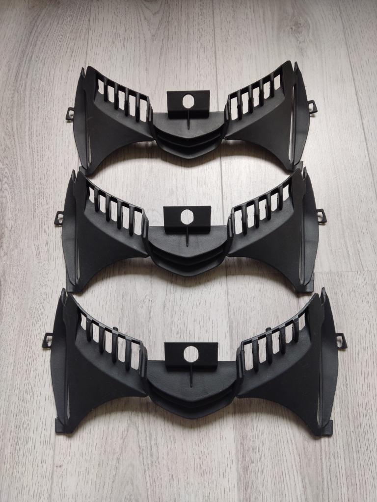 Grill Piaggio Zip voorkap / voorscherm NIEUW, Fietsen en Brommers, Brommeronderdelen | Scooters, Info@jynkx.com, Nieuw, Ophalen of Verzenden