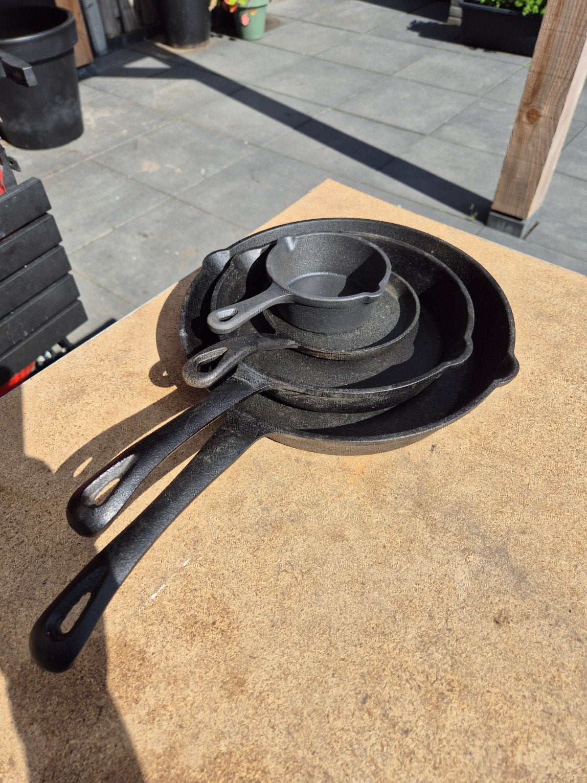 Gietijzeren pannenset Dutch Windmill & Napoleon BBQ, Ophalen of Verzenden, Zo goed als nieuw